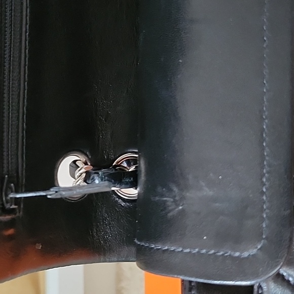 Chanel Classic Double Flap Lambskin Small SHW Authentic - Picture 5 of 15